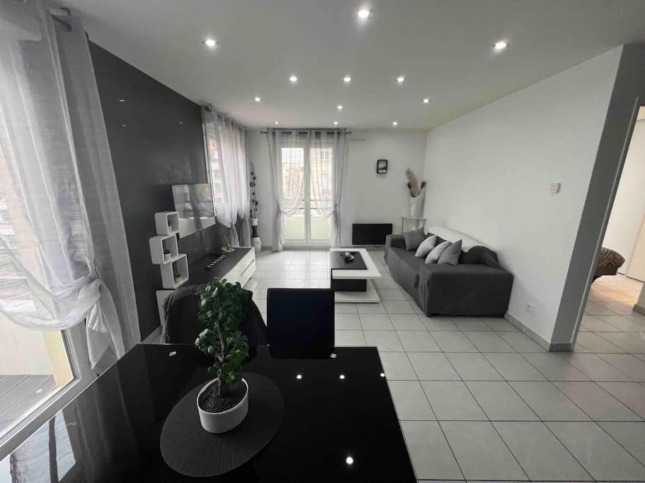 Tres Bel Appartement Entre Paris Et Disneyland Lognes Exterior photo