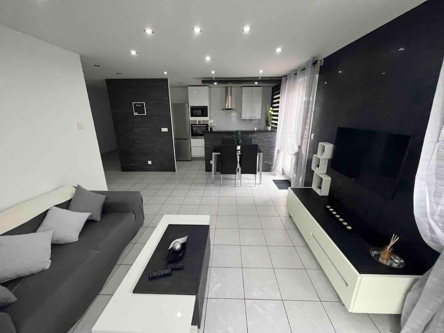 Tres Bel Appartement Entre Paris Et Disneyland Lognes Exterior photo